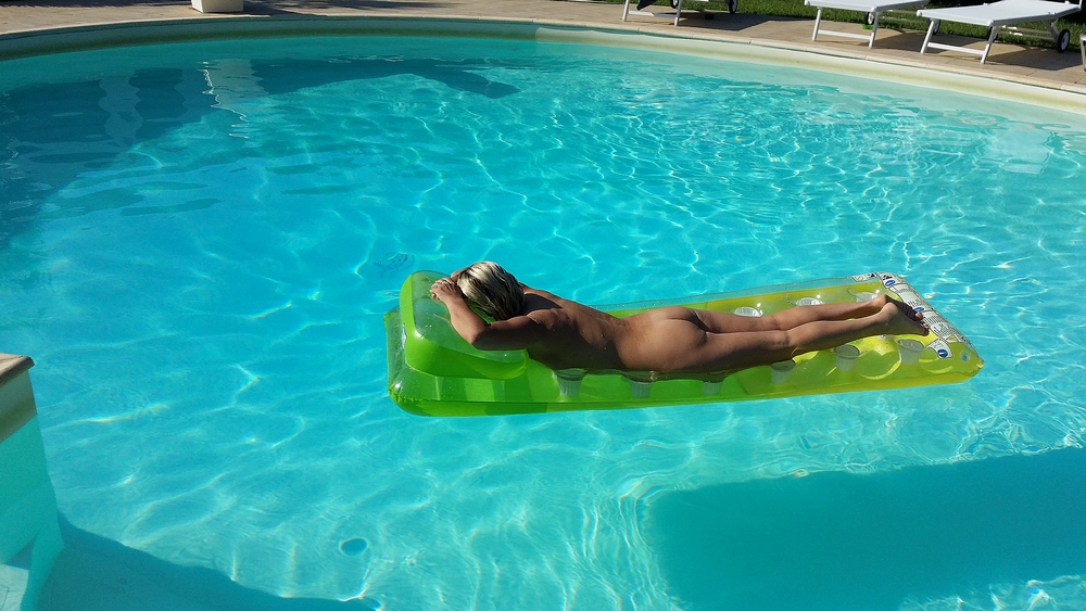 Heerlijk relaxen in het zwembad van Grottamiranda